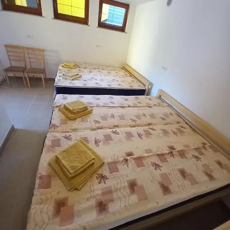 Bed & Breakfast Family Tubej
