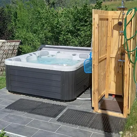 Family Tubej Alojamento de Acomodação e Pequeno-almoço