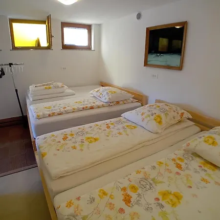 Family Tubej Alojamento de Acomodação e Pequeno-almoço